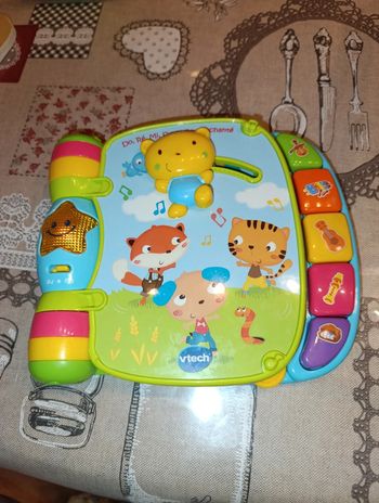 Mon premier livre musical VTECH en très bon état