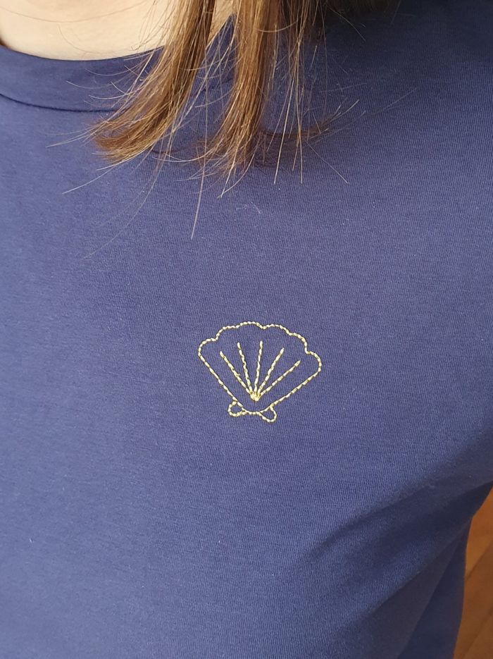 T-shirt bleu marine Coquillage Taille 8 ans - photo numéro 3