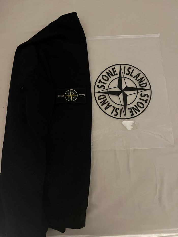 Pull stones island - photo numéro 1