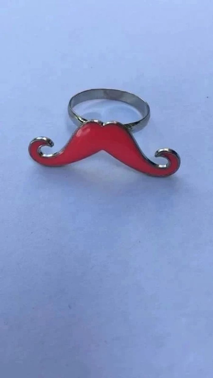 Bague moustache rose Neuve - photo numéro 2