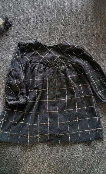 Jolie robe taille 92