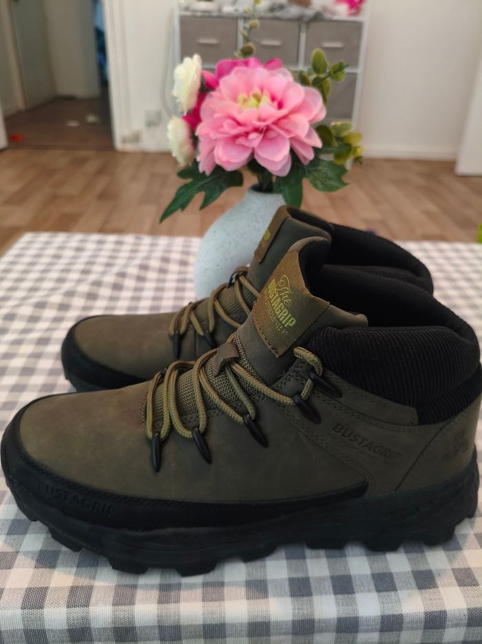 Bottes homme pointure 43 porter une seule fois presque neuf - photo numéro 4