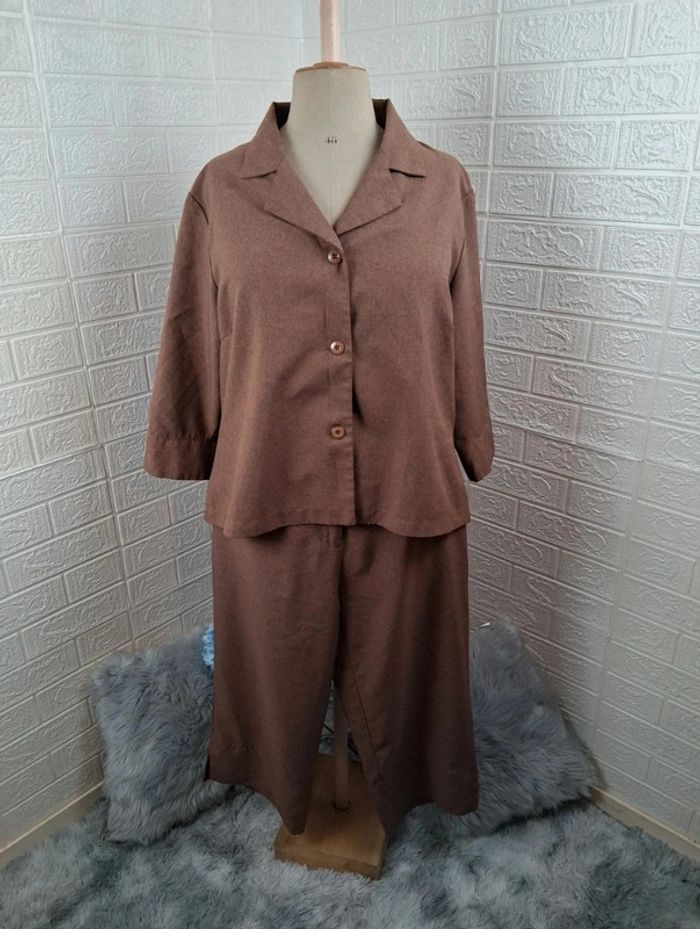 🎩 Tailleur marron grande taille – Chic & Élégant – Taille 52 - Bleu Bonheur 🎩 - photo numéro 2