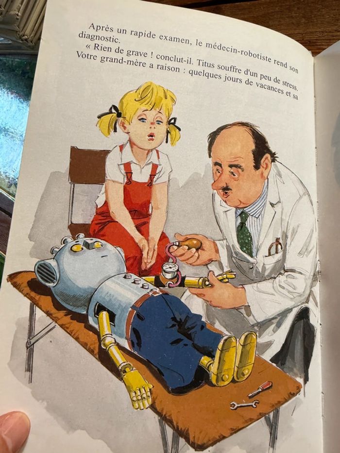 Édition Hachette TBE - Livre rare Caroline et les vacances de Titus album bd Pierre Probst - photo numéro 2