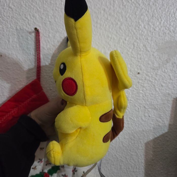 Peluche Pikachu - photo numéro 4