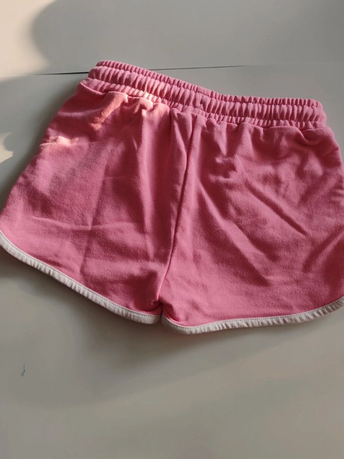 Short fille - photo numéro 4