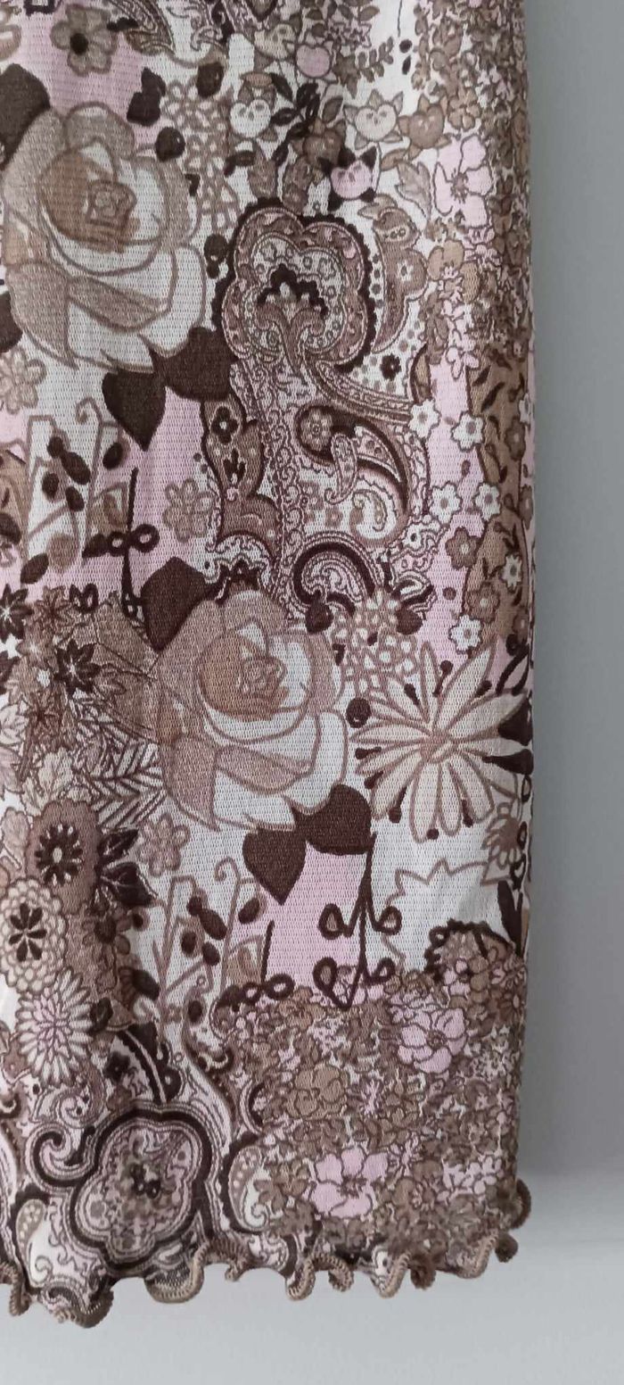 T-shirt fleuri rose/beige manches courtes avec dentelles col V marque Armand Thiery Taille 4 - photo numéro 9