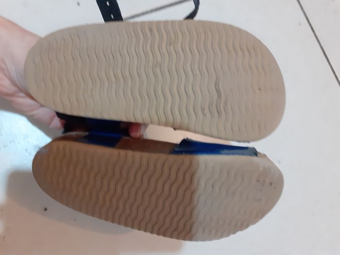 Sandales garçon taille 25 - photo numéro 2