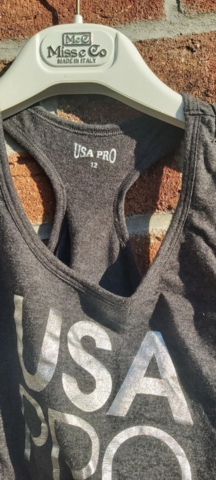 Top de sport gris avec ecriture métal usa pro - photo numéro 4