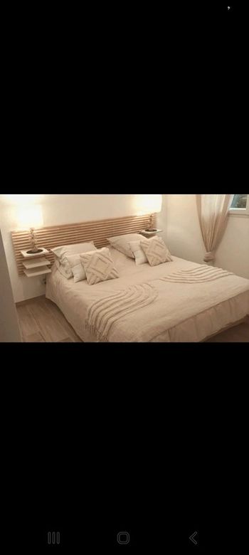 Magnifique parure de lit en coton lavé beige neuve