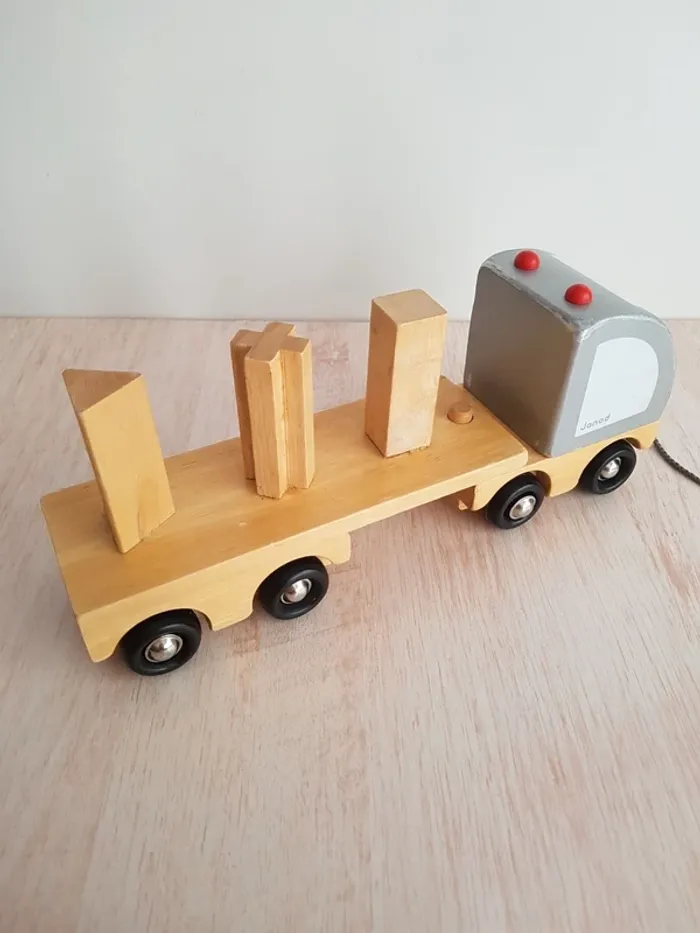 Camion multi color en bois Janod - photo numéro 10