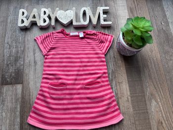 - Robe Obaibi     - 6 mois - Très bon état 