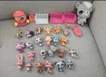 Lot de 31  figurines Hasbro Littlest pet shop Lps