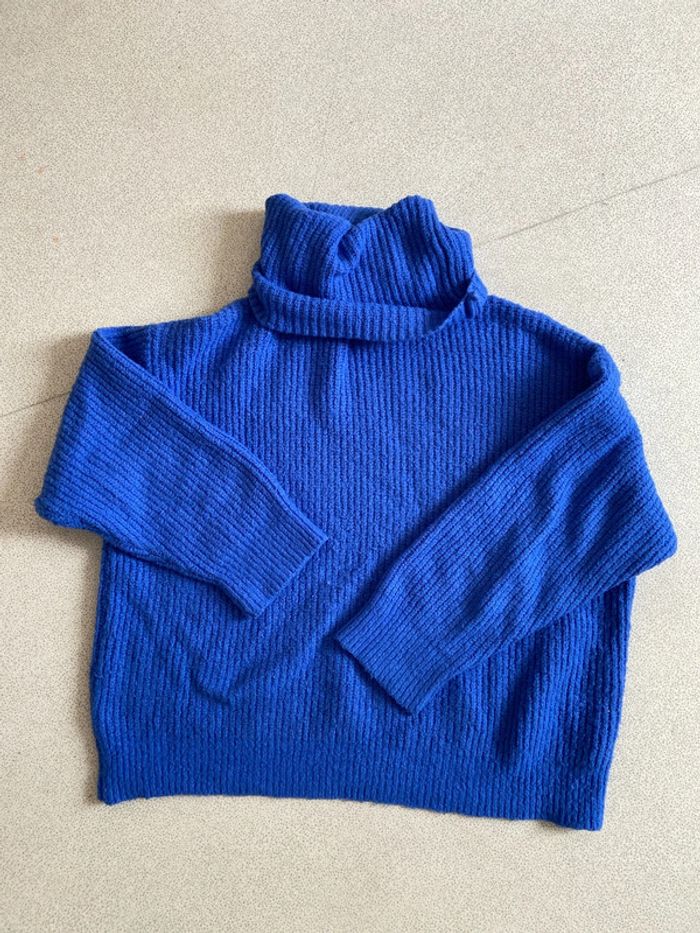 Pull col montant