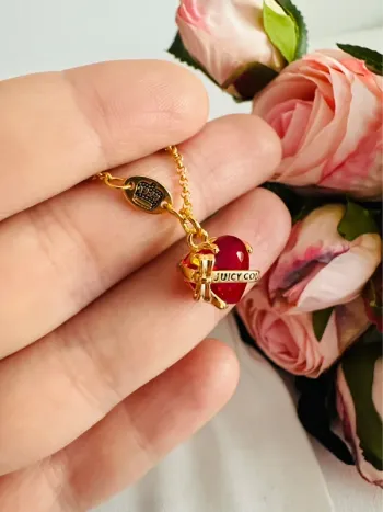 🎀Collier Juicy Couture doré cœur rouge – pendentif strassé