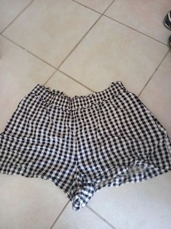 Short femme taille 44 noir et blanc carreaux