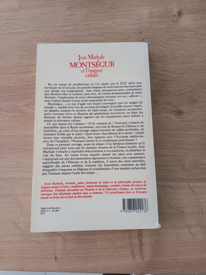 Livre Montségur et l'énigme cathare - photo numéro 2