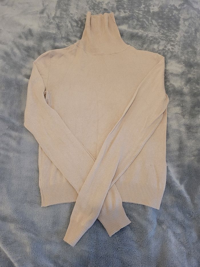 Pull col roulé beige Bershka 36