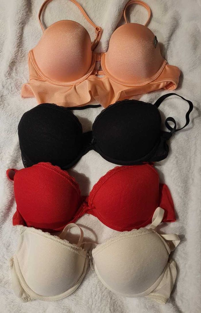 Lot de soutiens gorges - photo numéro 2