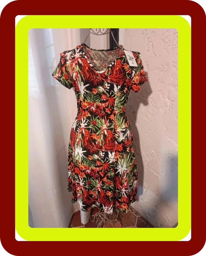 Robe taille s neuve