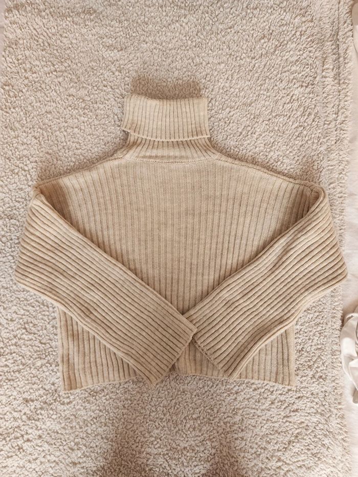 Pull court col roulé beige/crème TU 36/40