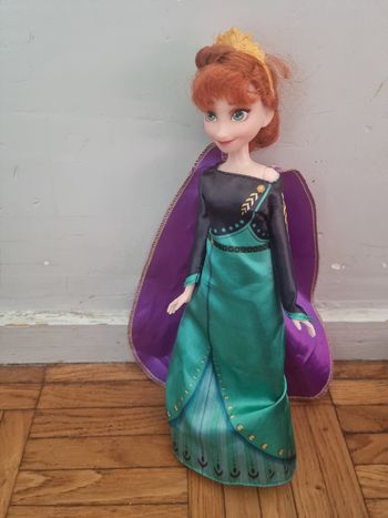 Poupée reine des neiges très bon état
