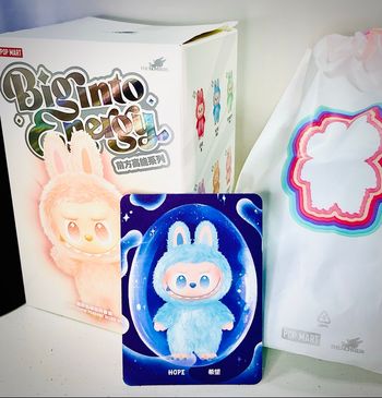 Labubu The Monsters Big into Energy Hope Pochette