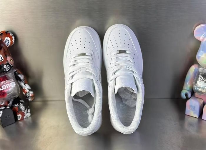 Nike Air Force 1 taille 45 - photo numéro 2