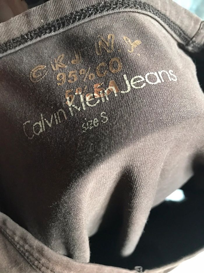 T shirt Calvin Klein femme taille S - photo numéro 6