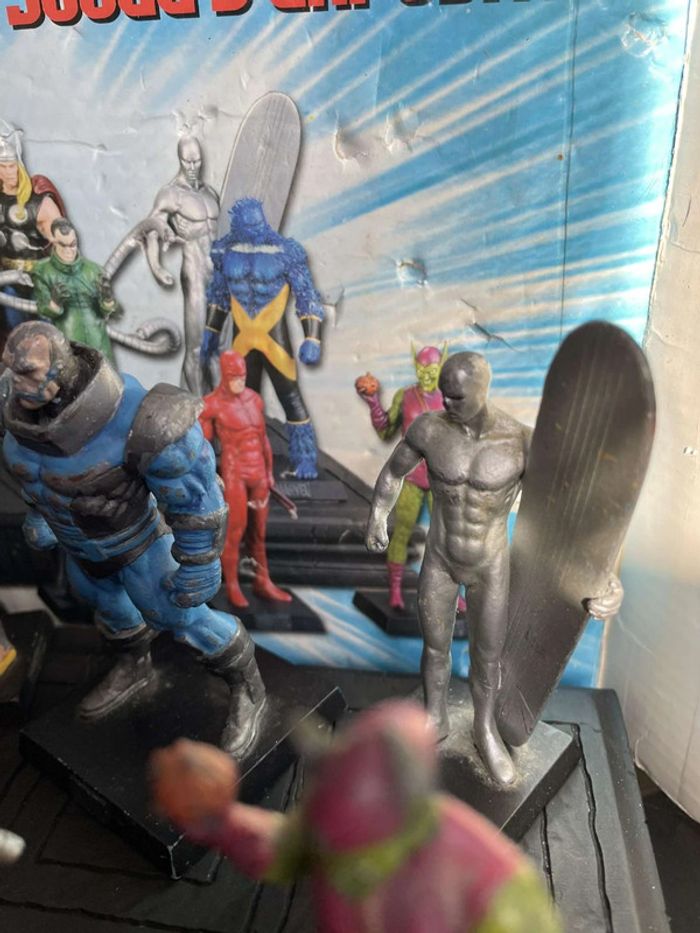 Figurines Marvel en Plomb + Soccle Vintage - photo numéro 3