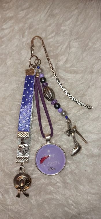 Cadeau atsem, bijoux de sac ou marque page " super atsem"
