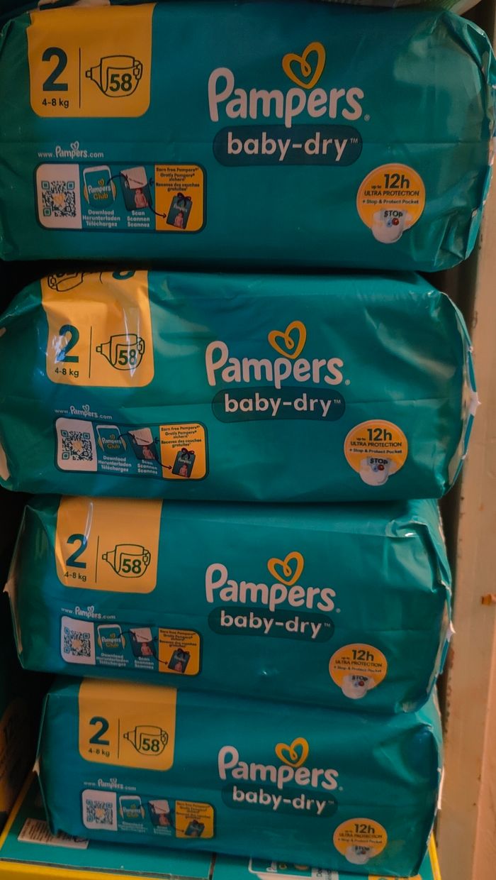 Lot de 232 couches Pampers Baby dry t2