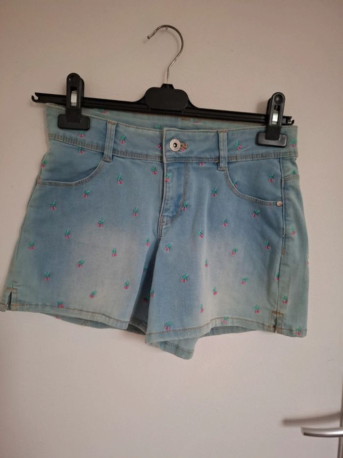 Short fille 14 ans
