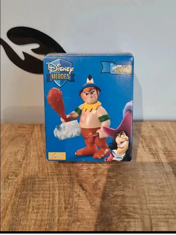 Figurine disney heroes garçon perdu peter pan famosa