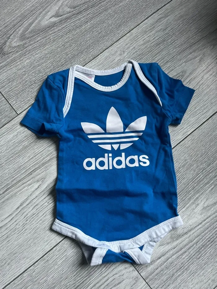 Body adidas 0mois