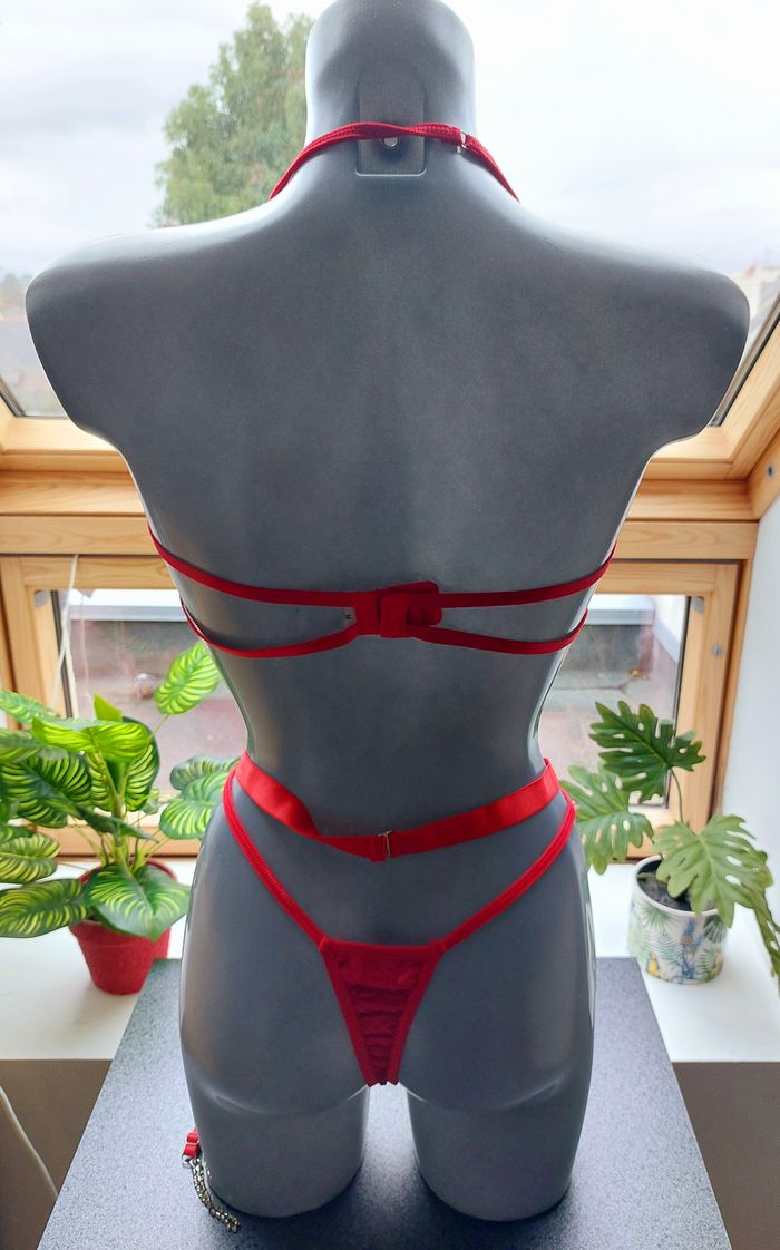 Ensemble 3 pièces composé d’un porte-jarretelles en strass - photo numéro 9