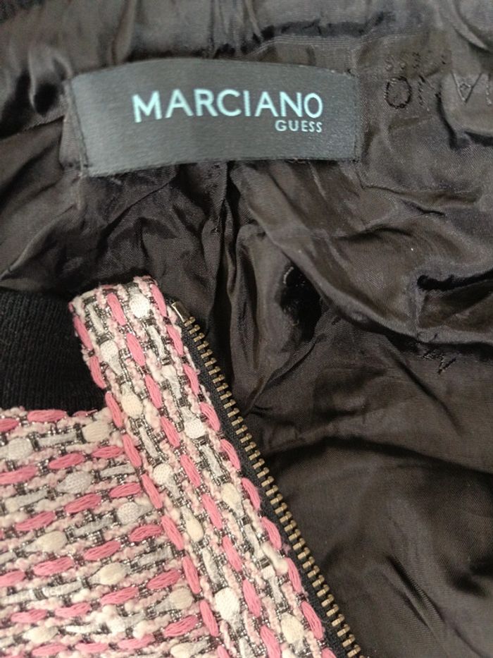 Taille 40 ( attention taille petit)
Veste zippée Marciano Guess - photo numéro 2