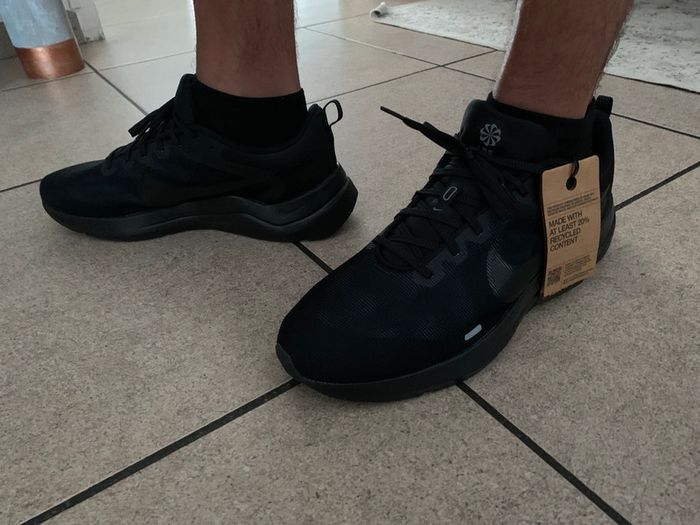 Très belle baskets Nike All Black en Pointure 47 - photo numéro 3