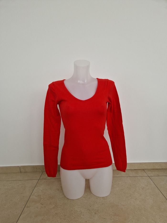 Pull fin rouge col v arrondi Mim