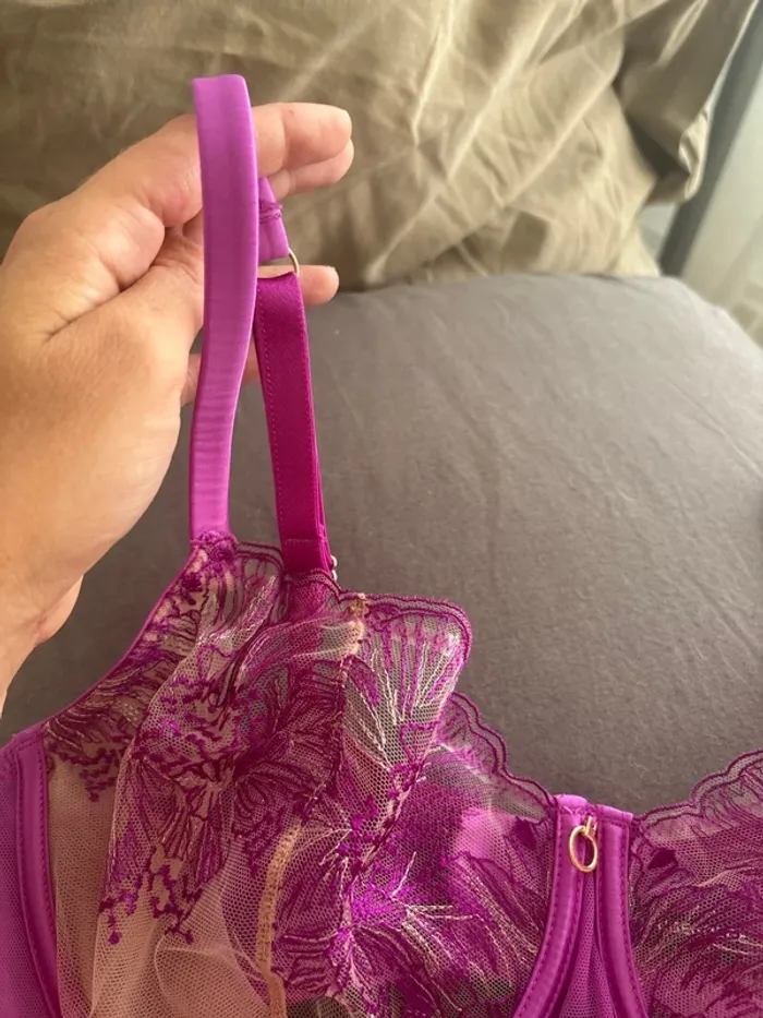 Soutien gorge rouge gorge 90E - photo numéro 4
