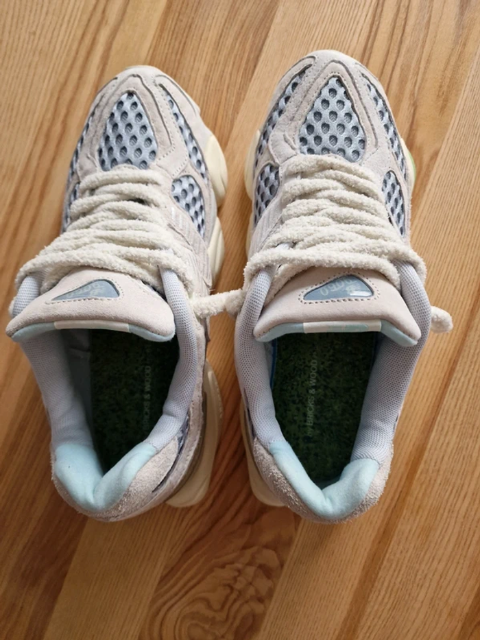 Baskets New Balance  9060 taille 37.5 - photo numéro 4