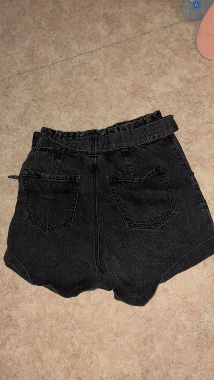 Short stradivarius noir - photo numéro 2