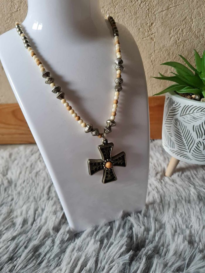 Neuf collier fantaisie
