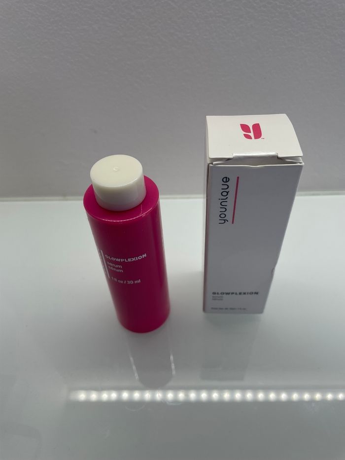 Recharge Sérum Glowplexion Younique - photo numéro 2