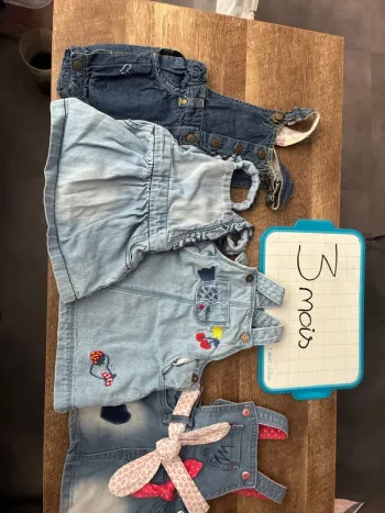 Lot de robe/salopette en jean