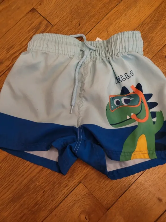 Short de bain + short 4 ans - photo numéro 5