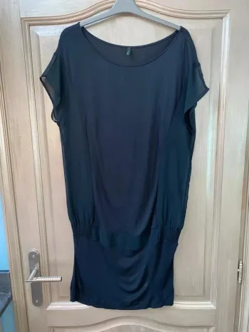 Robe noir Benetton taille M