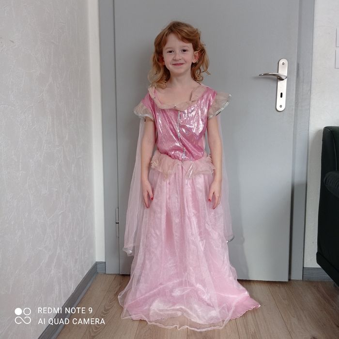 Robe princesse rose 9/10ans - photo numéro 3
