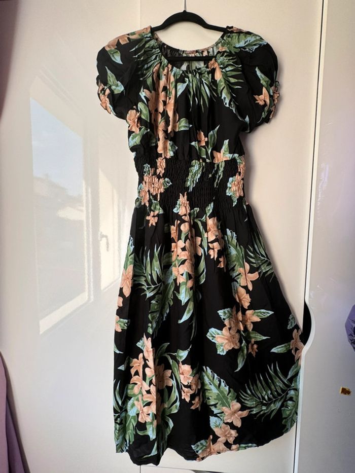 Robe longue SHEIN noire fleurie tropical XL