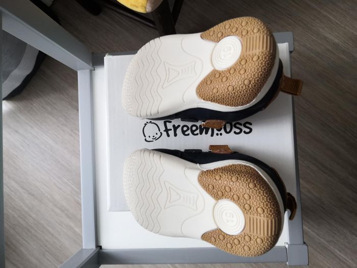 Baskets Bleu Garçon motif Uni Scratch + Elastique Pointure 19 - photo numéro 3